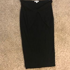 James perse black skirt with tie in front